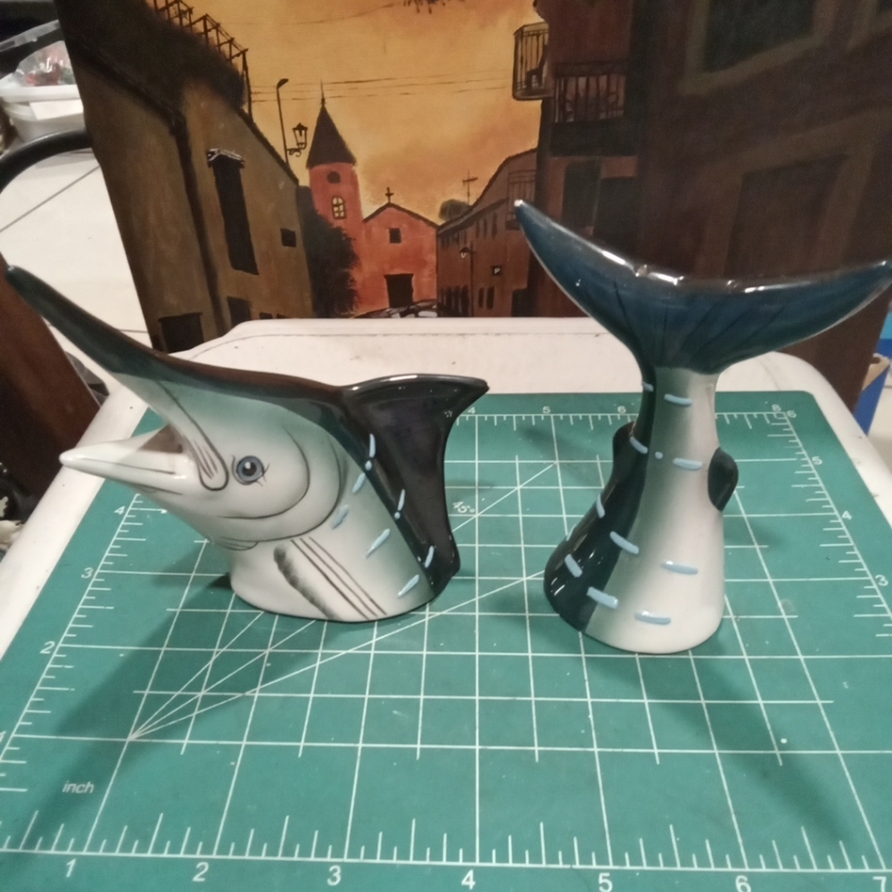 Super Kitchy Vintage Florida Marlin Salt / Pepper Shaker Rare See Pic